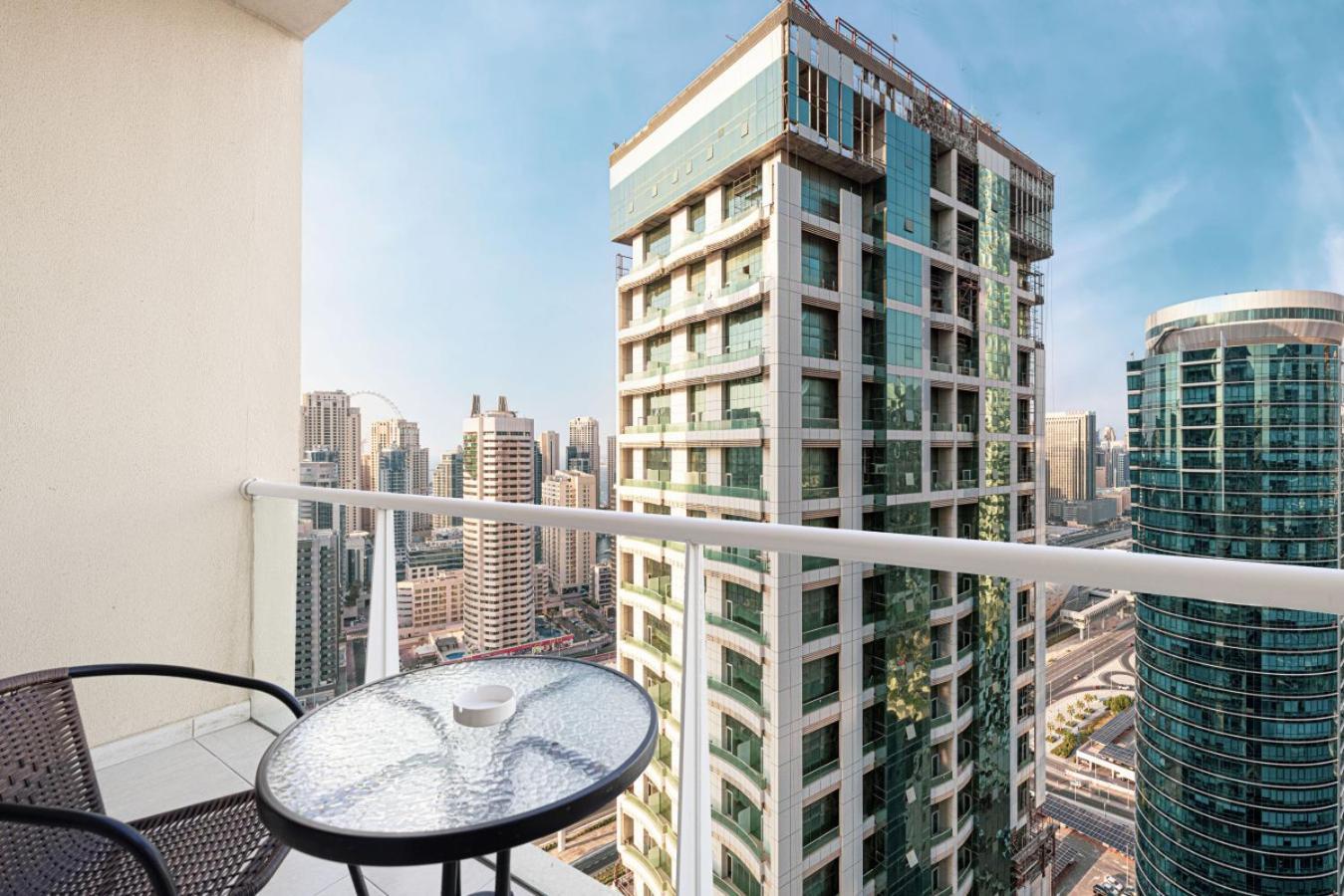 Apartment View Near Marina With Pool, Sauna And Gym Dubai