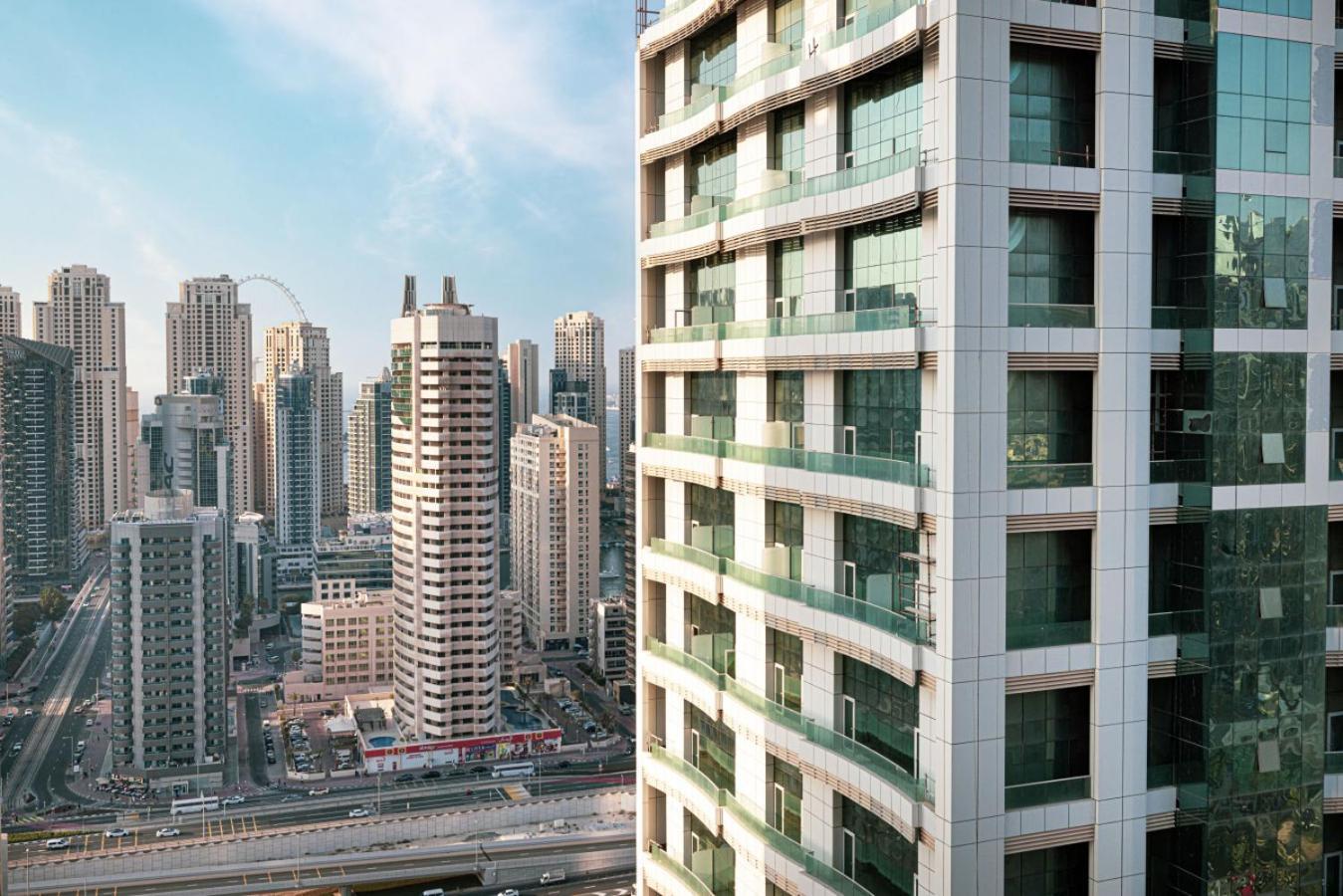 Apartment View Near Marina With Pool, Sauna And Gym