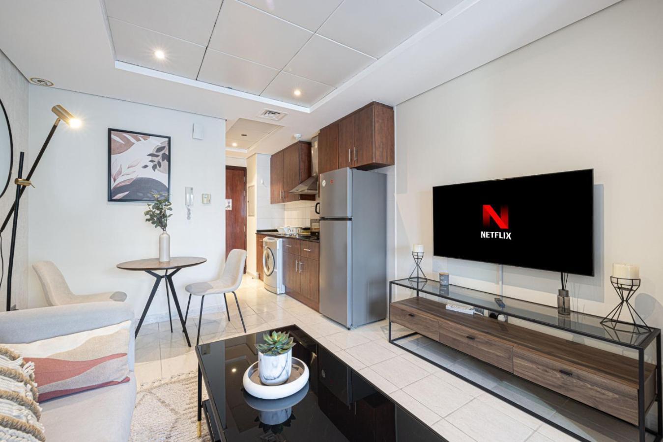 Apartment View Near Marina With Pool, Sauna And Gym